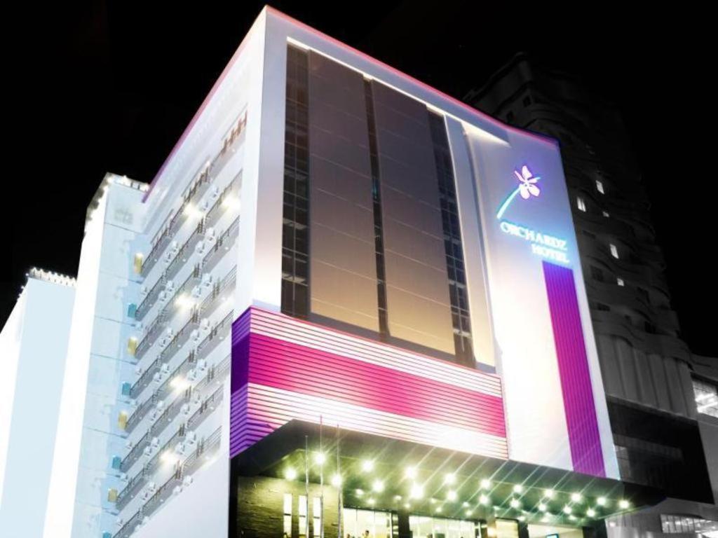 Orchardz Hotel Gajah Mada Pontianak Exterior photo