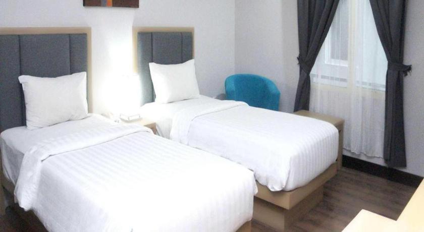 Orchardz Hotel Gajah Mada Pontianak Exterior photo