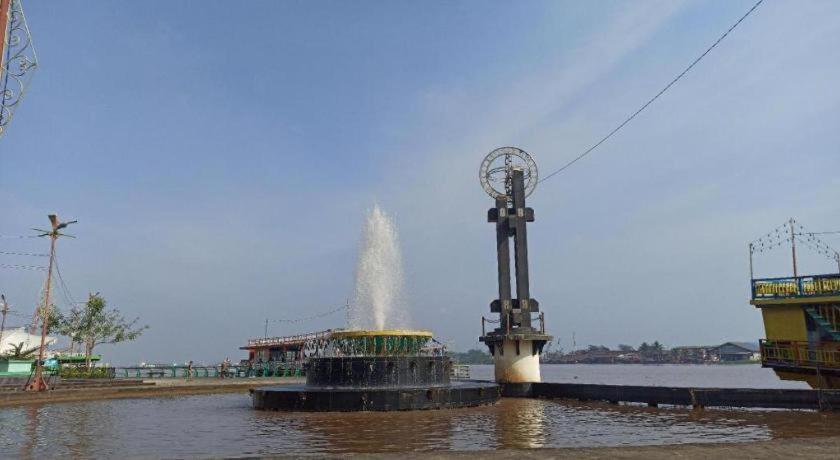 Orchardz Hotel Gajah Mada Pontianak Exterior photo
