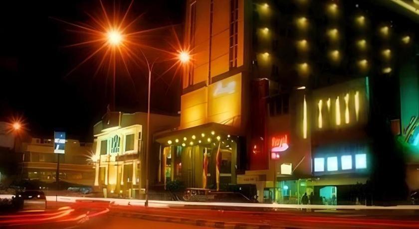 Orchardz Hotel Gajah Mada Pontianak Exterior photo
