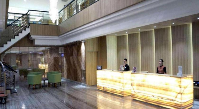 Orchardz Hotel Gajah Mada Pontianak Exterior photo