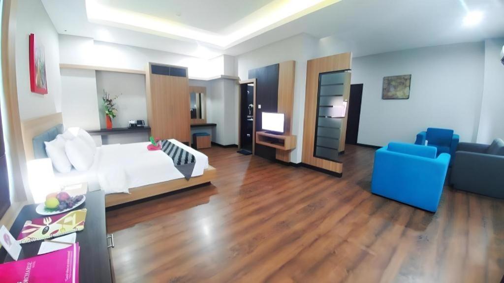 Orchardz Hotel Gajah Mada Pontianak Exterior photo